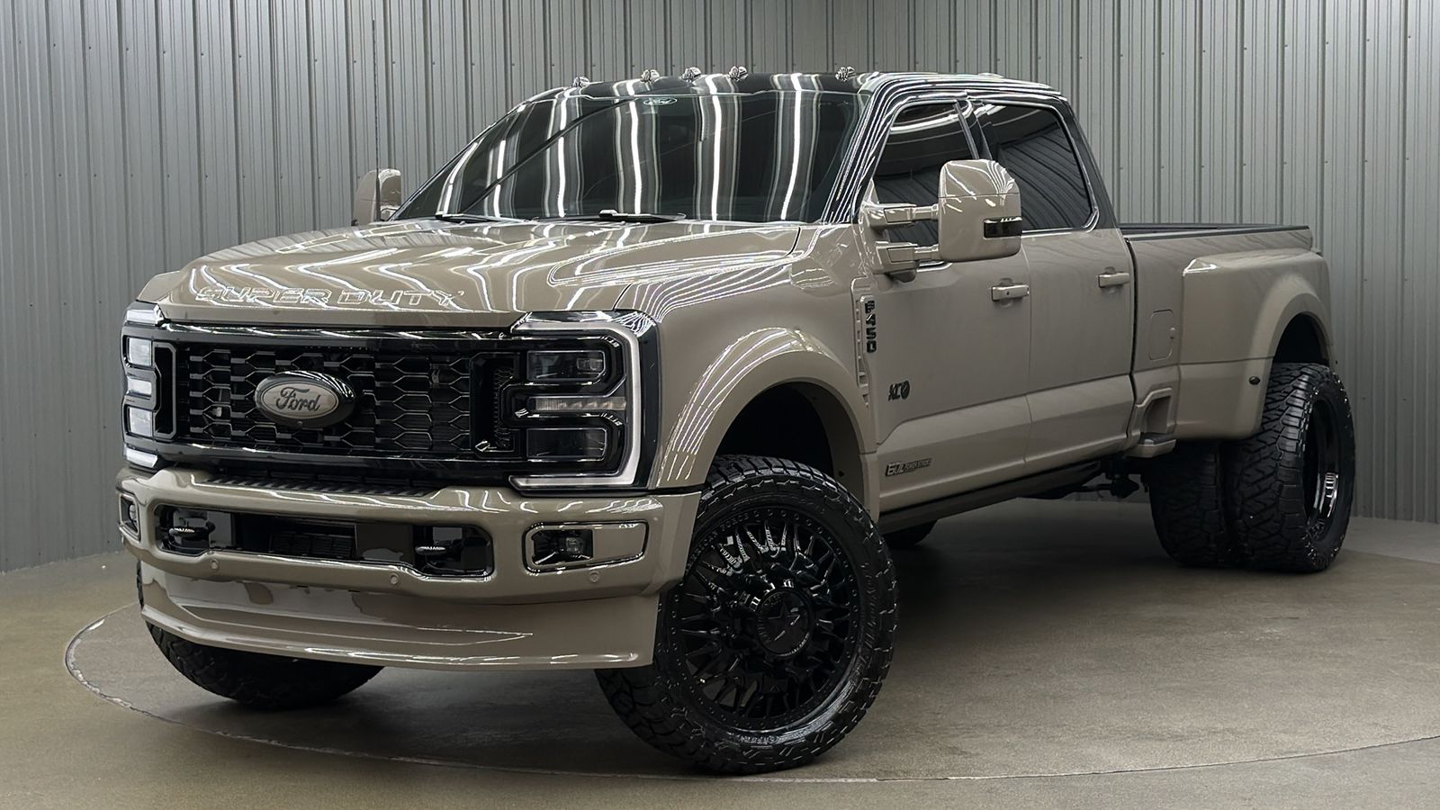 Lifted 2026 Ford F-450SD Platinum PLUS Long Bed w/ COLORMATCH, 773A & Moonroof