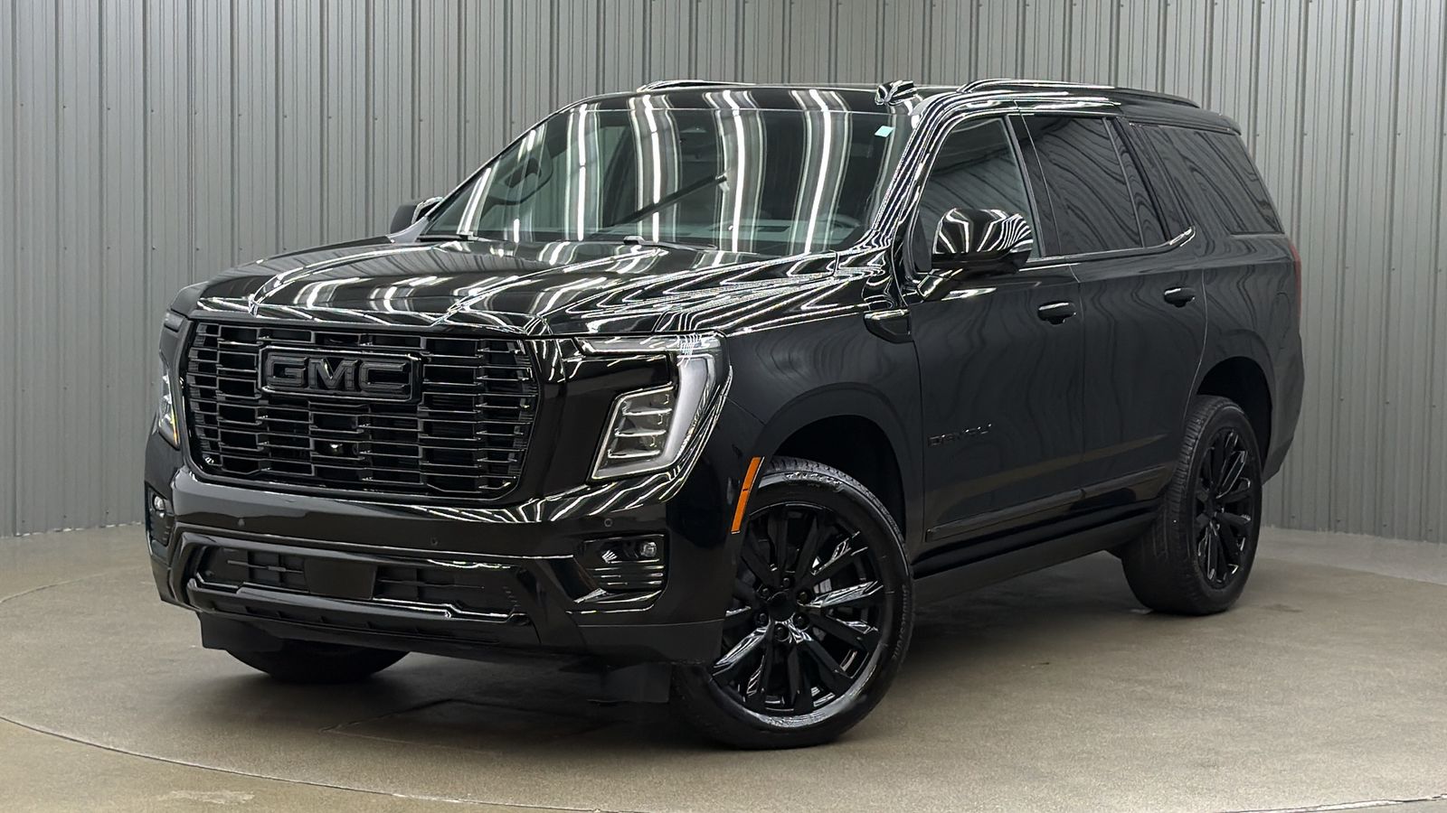 2026 GMC Yukon Denali w/ COLORMATCH, Power Steps & Sunroof