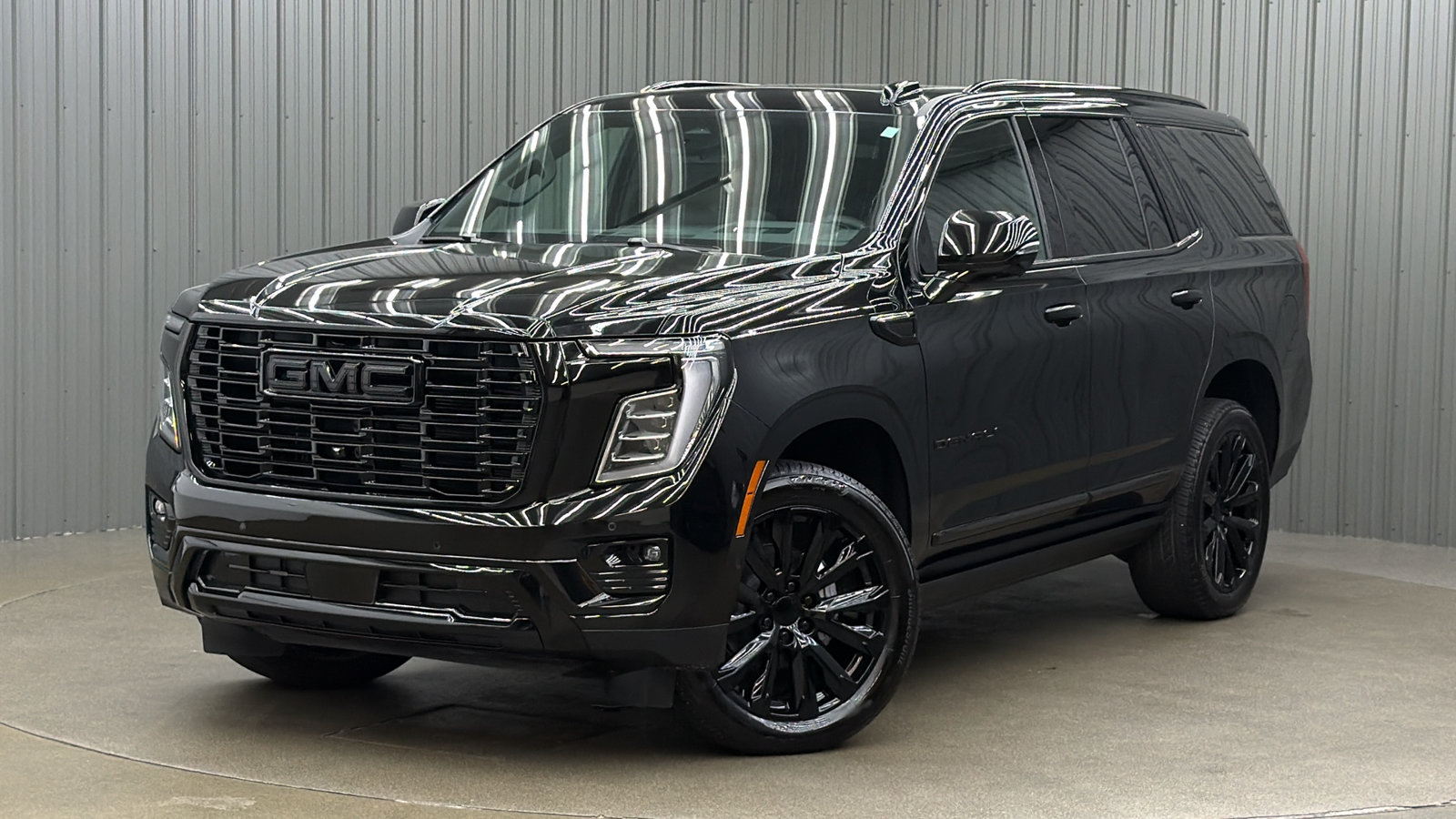 2026 GMC Yukon Denali w/ COLORMATCH, Power Steps & Sunroof