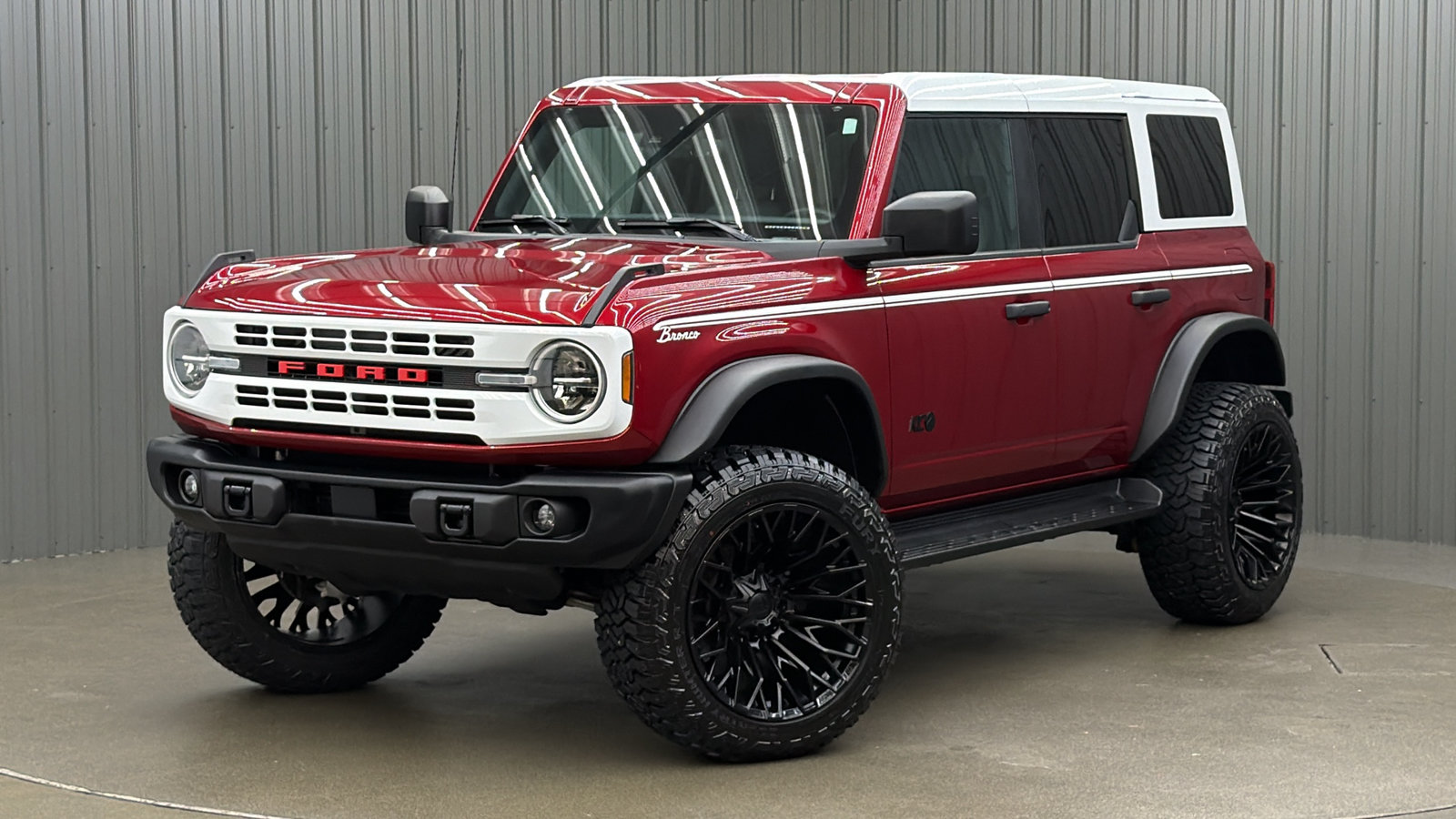 Lifted 2025 Ford Bronco Heritage Edition w/ 662A & Hard Top