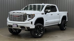 Lifted 2026 GMC Sierra 1500 Denali Reserve Short Bed w/ Tech & Sunroof