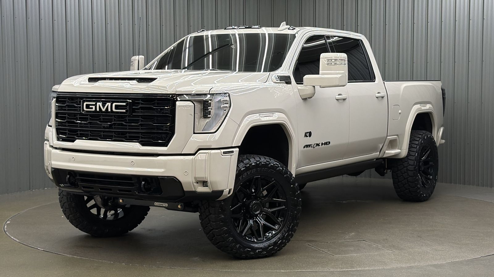 Lifted 2026 GMC Sierra 2500HD AT4X Short Bed w/ COLORMATCH & Sunroof