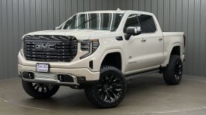 Lifted 2026 GMC Sierra 1500 Denali Ultimate Short Bed w/ Sunroof