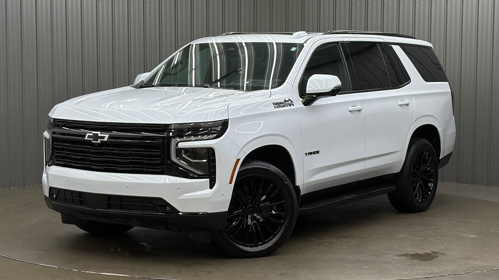 2026 Chevrolet Tahoe High Country w/ COLORMATCH, Power Steps & Sunroof