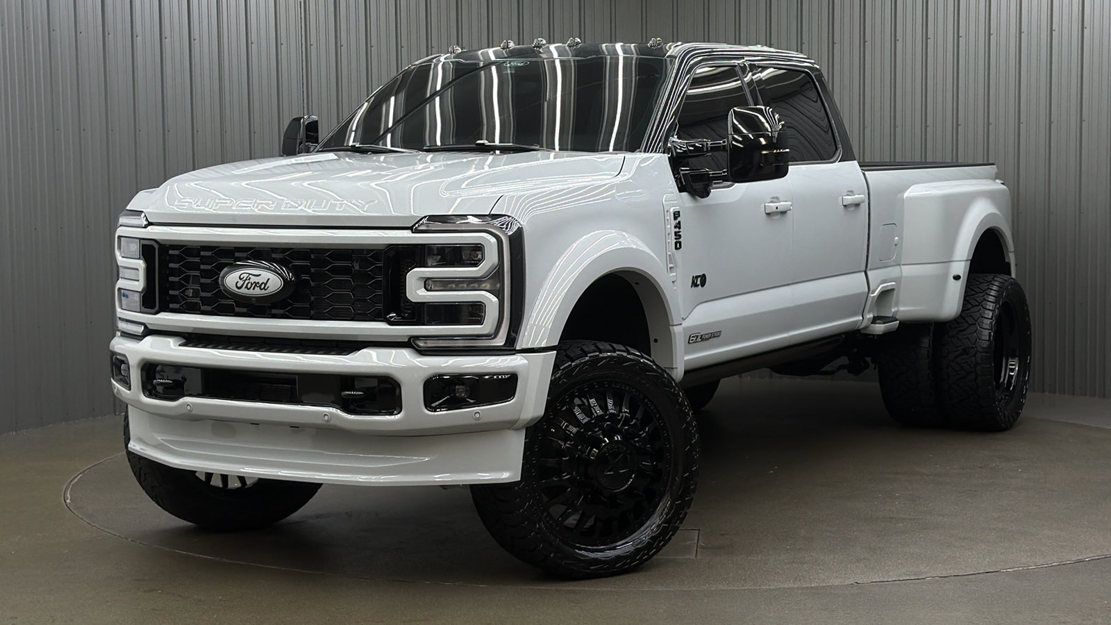 2026 Ford F-450 Super Duty Platinum