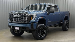 Lifted 2026 GMC Sierra 2500HD Denali Ultimate Short Bed w/ Sunroof