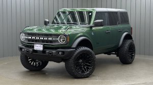 Lifted 2024 Ford Bronco Black Diamond w/ 322A Mid Pkg & Hard Top