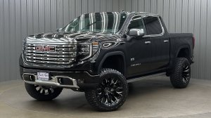 Lifted 2026 GMC Sierra 1500 Denali Reserve Short Bed w/ Tech & Sunroof