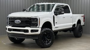 Lifted 2026 Ford F-250SD Platinum FX4 Short Bed w/ 703A & Moonroof
