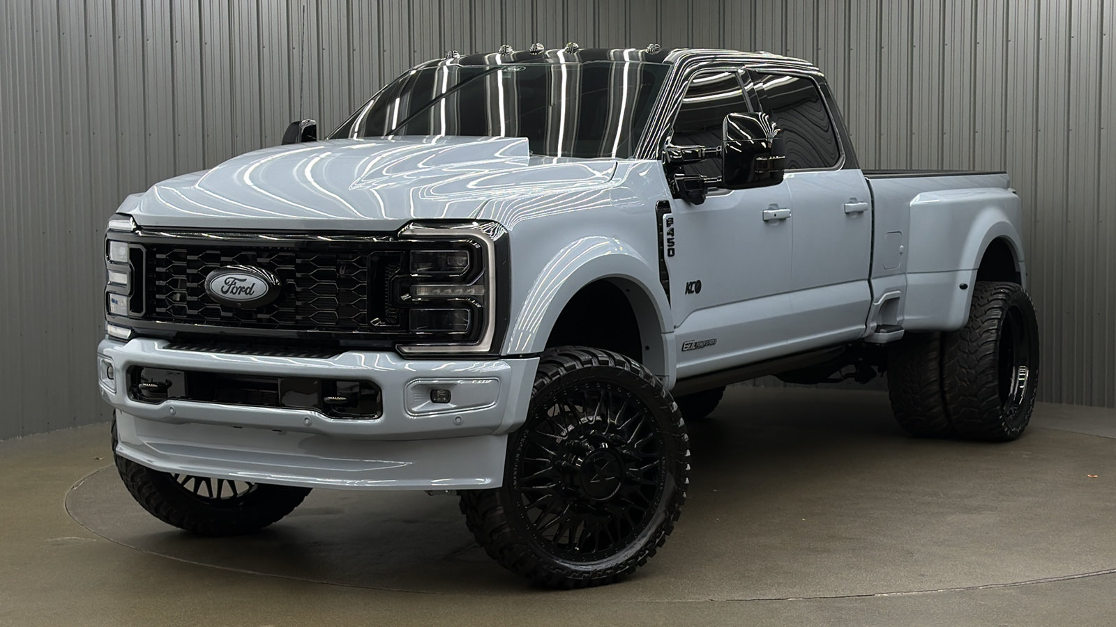 Lifted 2026 Ford F-450SD Platinum Long Bed FX4 w/ COLROAMTCH, 773A & Moonroof