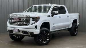 Lifted 2026 GMC Sierra 1500 Denali Reserve Short Bed w/ Tech & Sunroof