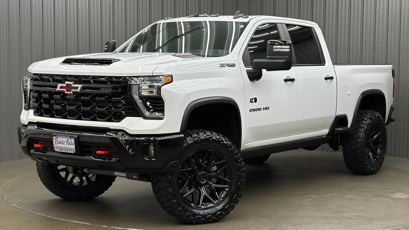 Lifted 2026 Chevrolet Silverado 2500HD ZR2 Short Bed w/ Dark Essentials & Sunroof