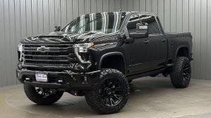 Lifted 2025 Chevrolet Silverado 2500HD High Country Z71 Short Bed w/ Tech & Sunroof