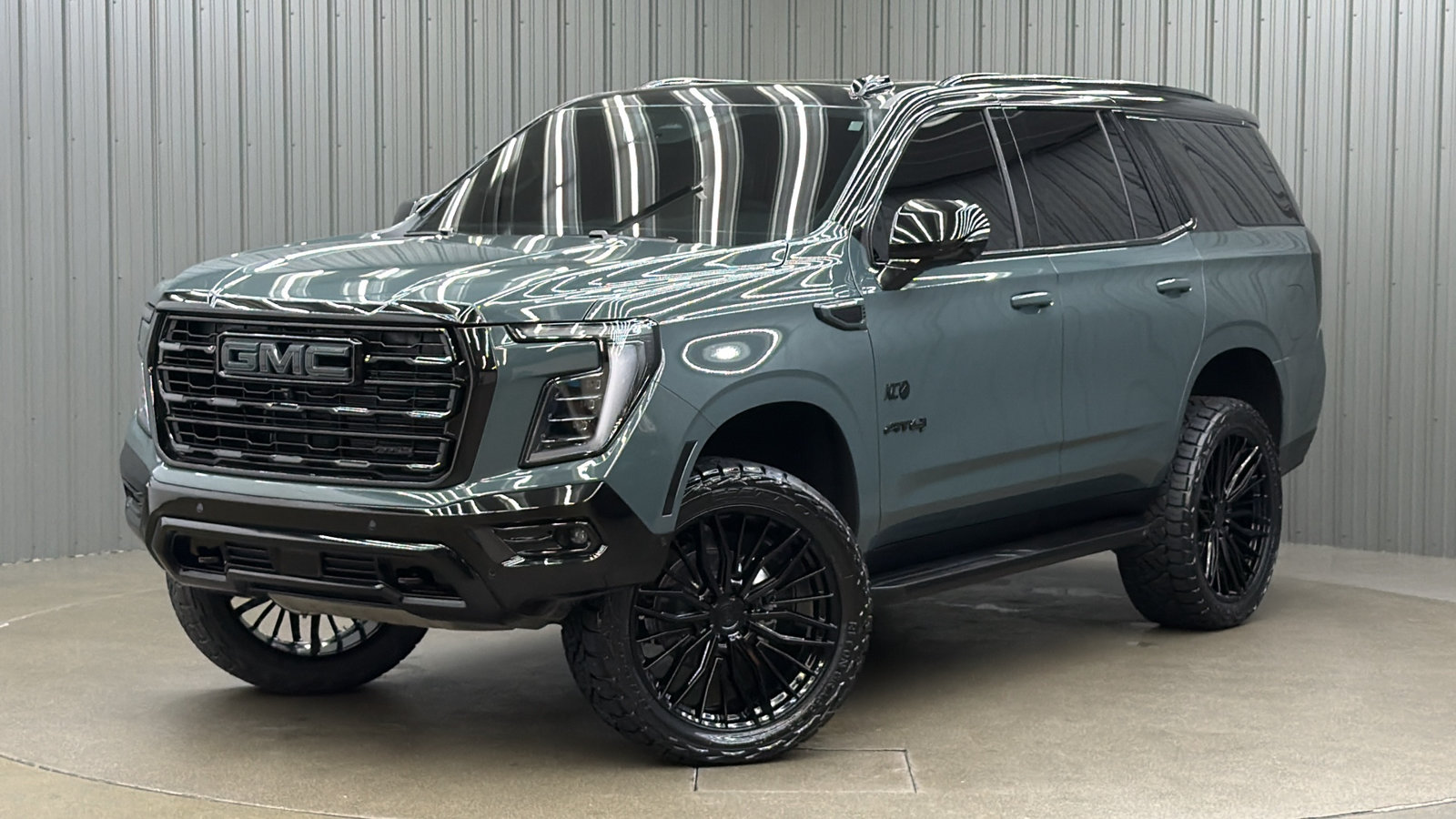 Lifted 2026 GMC Yukon AT4 w/ COLORMATCH & Sunroof