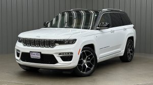 2023 Jeep Grand Cherokee Summit Reserve 4xe w/ Advanced ProTech Group IV & Sunroof