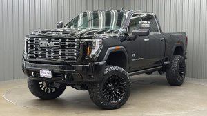 Lifted 2026 GMC Sierra 2500HD Denali Ultimate Short Bed w/ Sunroof