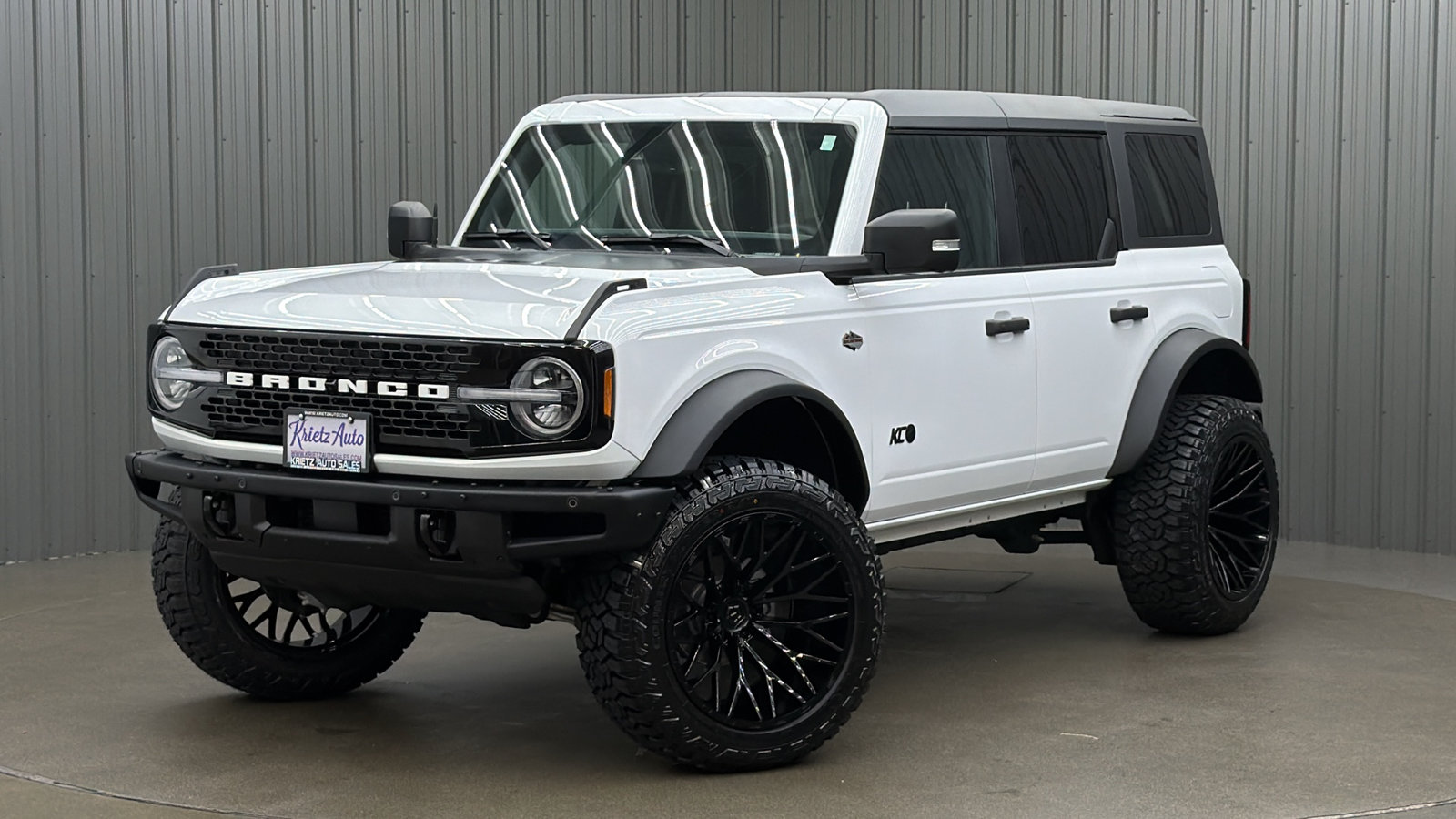 Lifted 2024 Ford Bronco Wildtrak w/ 354A Lux Pkg & Hard Top