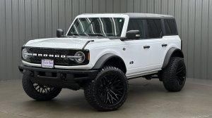 Lifted 2024 Ford Bronco Wildtrak w/ 354A Lux Pkg & Hard Top