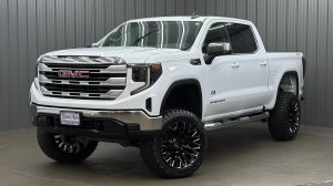 Lifted 2026 GMC Sierra 1500 SLE Short Bed