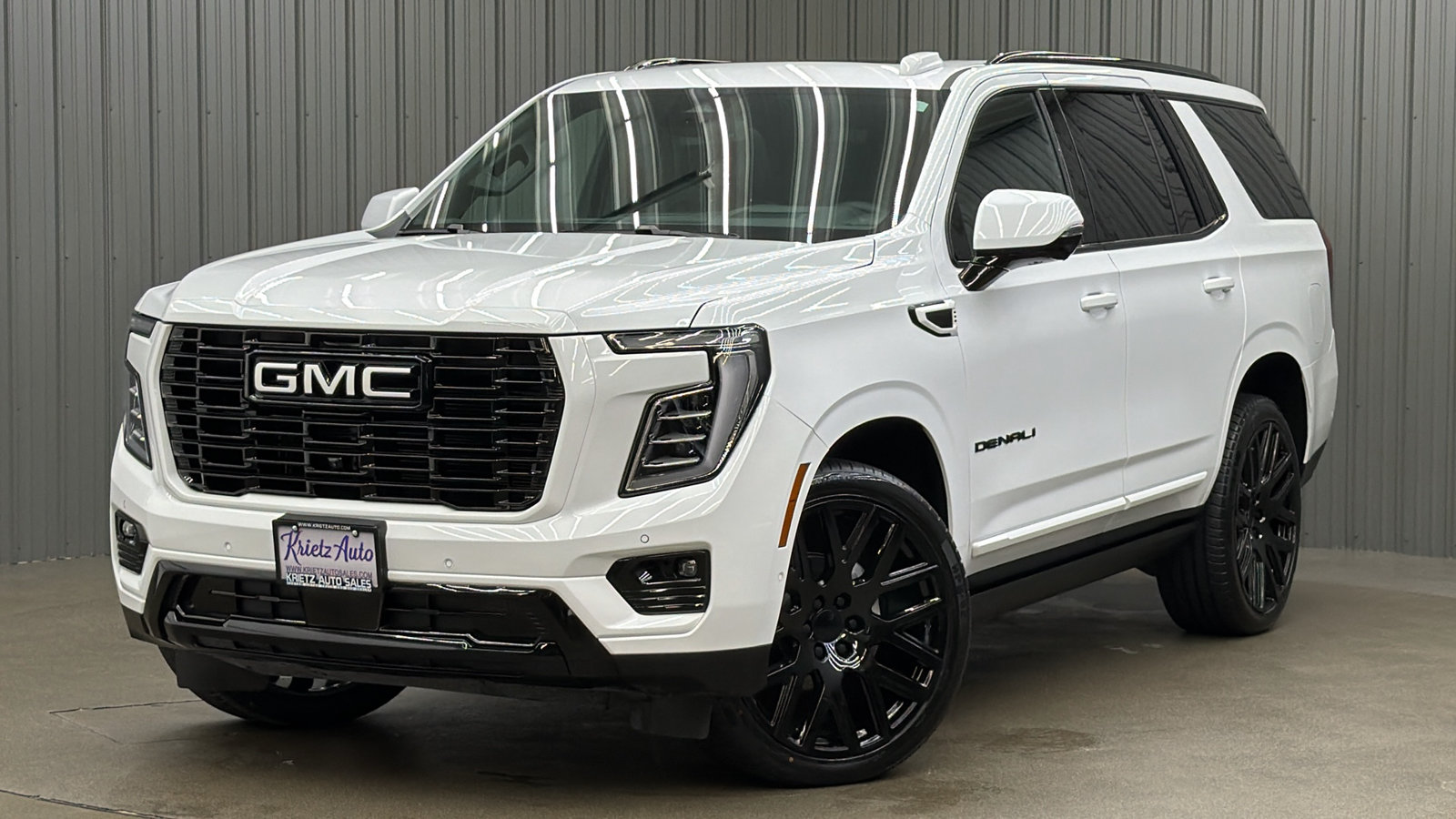2026 GMC Yukon Denali w/ COLORMATCH, Power Steps & Sunroof