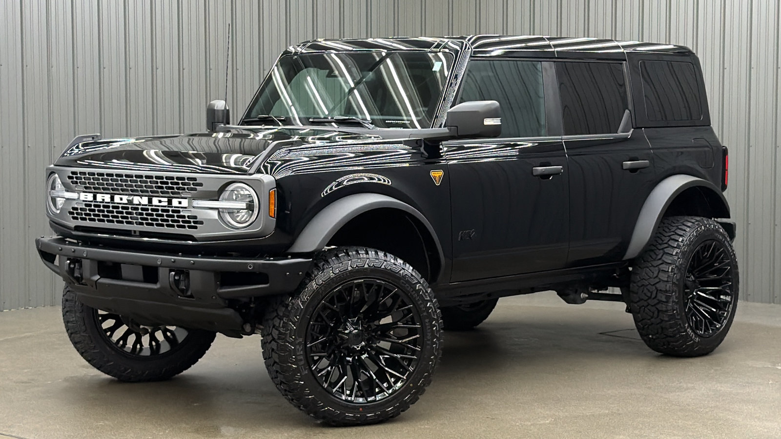 Lifted 2025 Ford Bronco Badlands w/ 334A Lux, Sasquatch & Hard Top