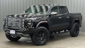 Lifted 2026 GMC Canyon Denali Black Edition w/ Sunroof